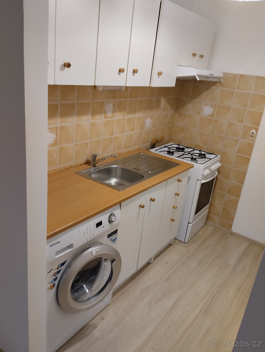 PRONÁJEM bytu 2+kk 42m2 - 8