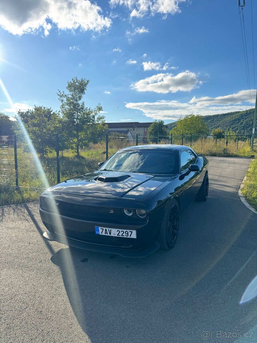 Dodge Challenger 6.4 Shaker - 8