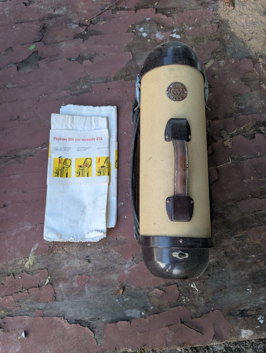 starozitny vysavac - 8