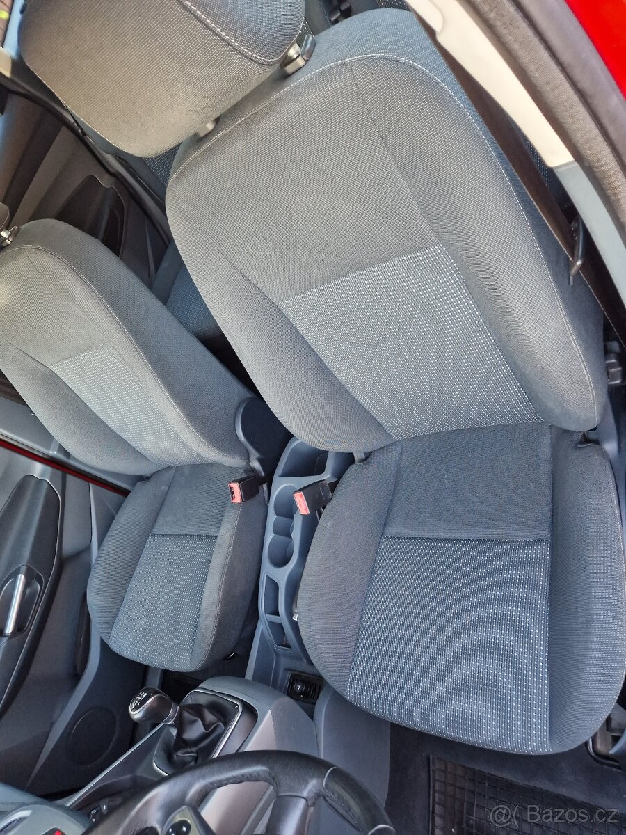 Ford C - Max 1.6 benzin 77 kw - tažné - původ ČR - - 8