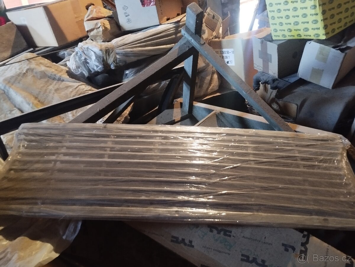 Prodám díly Wartburg - 8