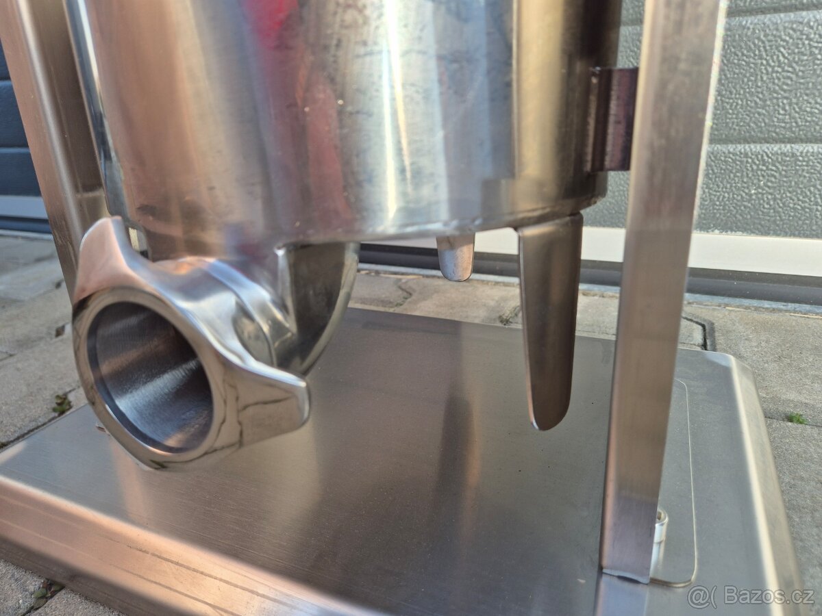 ELEKTRICKÁ PLNIČKA KLOBÁS 10 L SILNÁ PROFI - 8