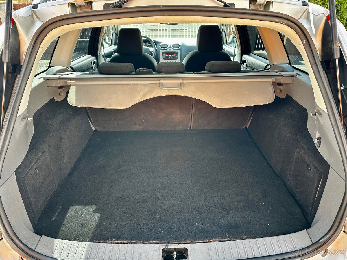 Ford Focus FACELIFT 1.6 16v - 8