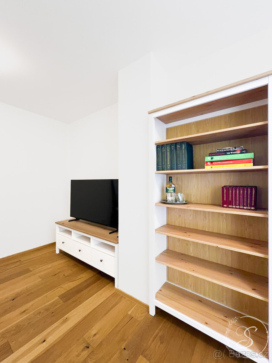 Pronájem bytu 2+kk, 45 m2, Praha - 8