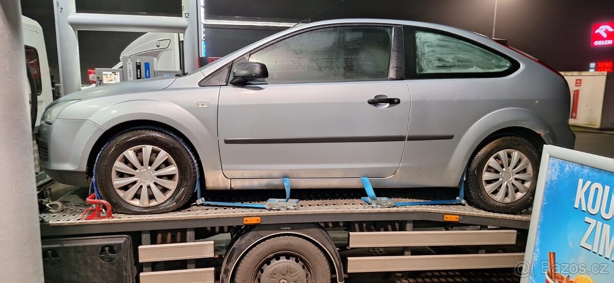 Ford Focus II 1,6 16V 85 Kw benzín - 8