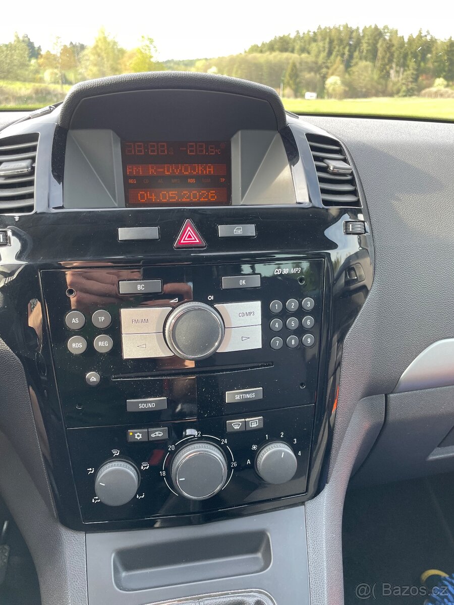 Opel zafira - 8
