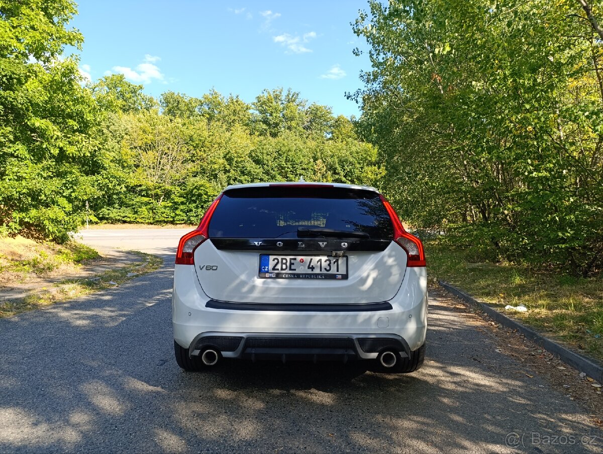 Volvo V60 R-Design, automat, pětiválec 2.0 D 120kw - 8