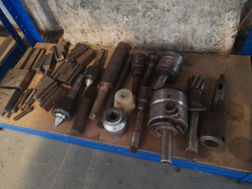 Prodám soustruh na kov TOS Trenčín SV18R - 8