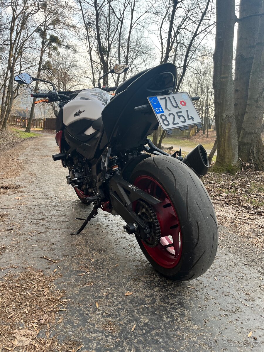 Suzuki gsx-s750 - 8