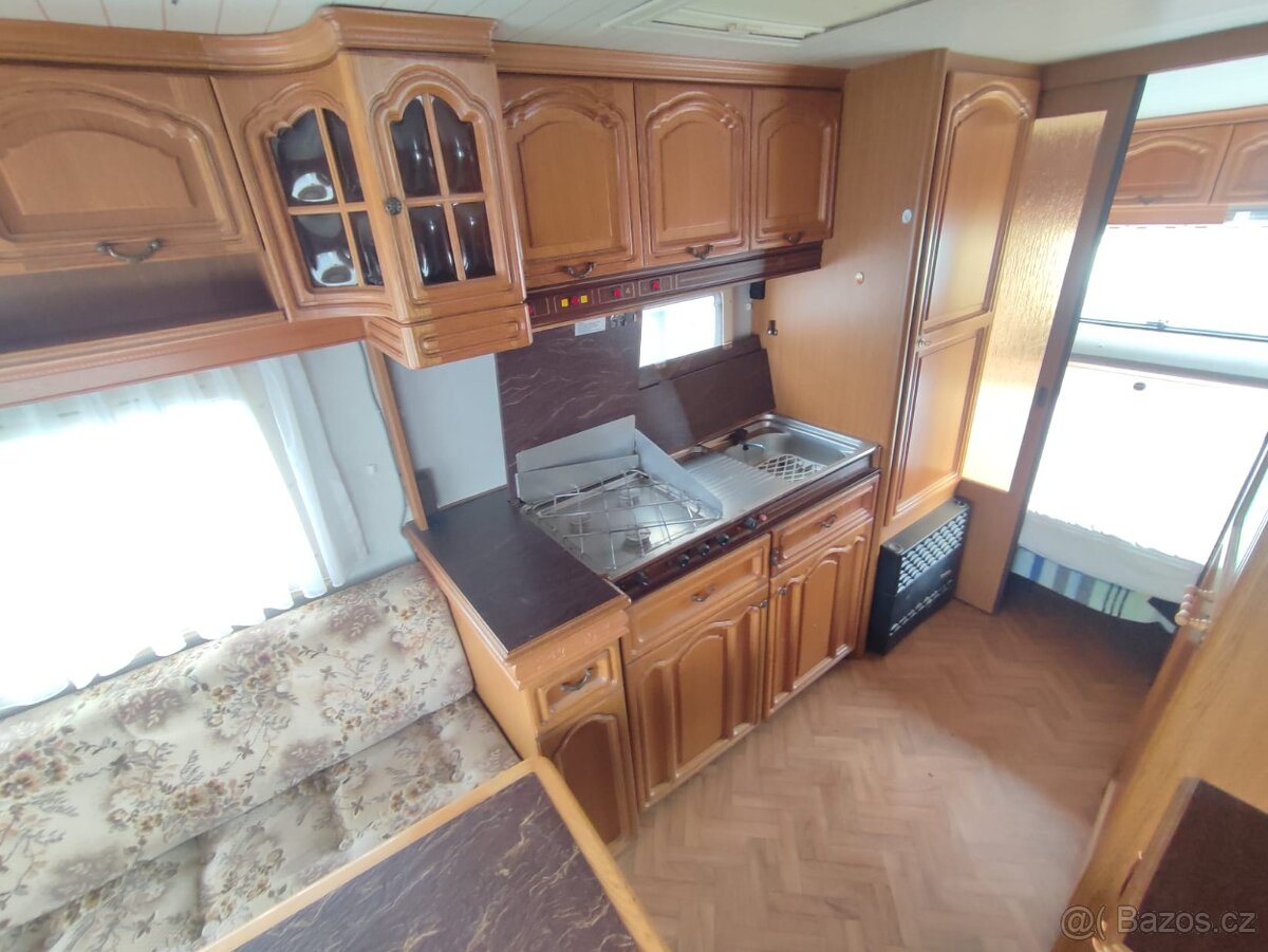 Hobby 490, pěkný suchý karavan - 8