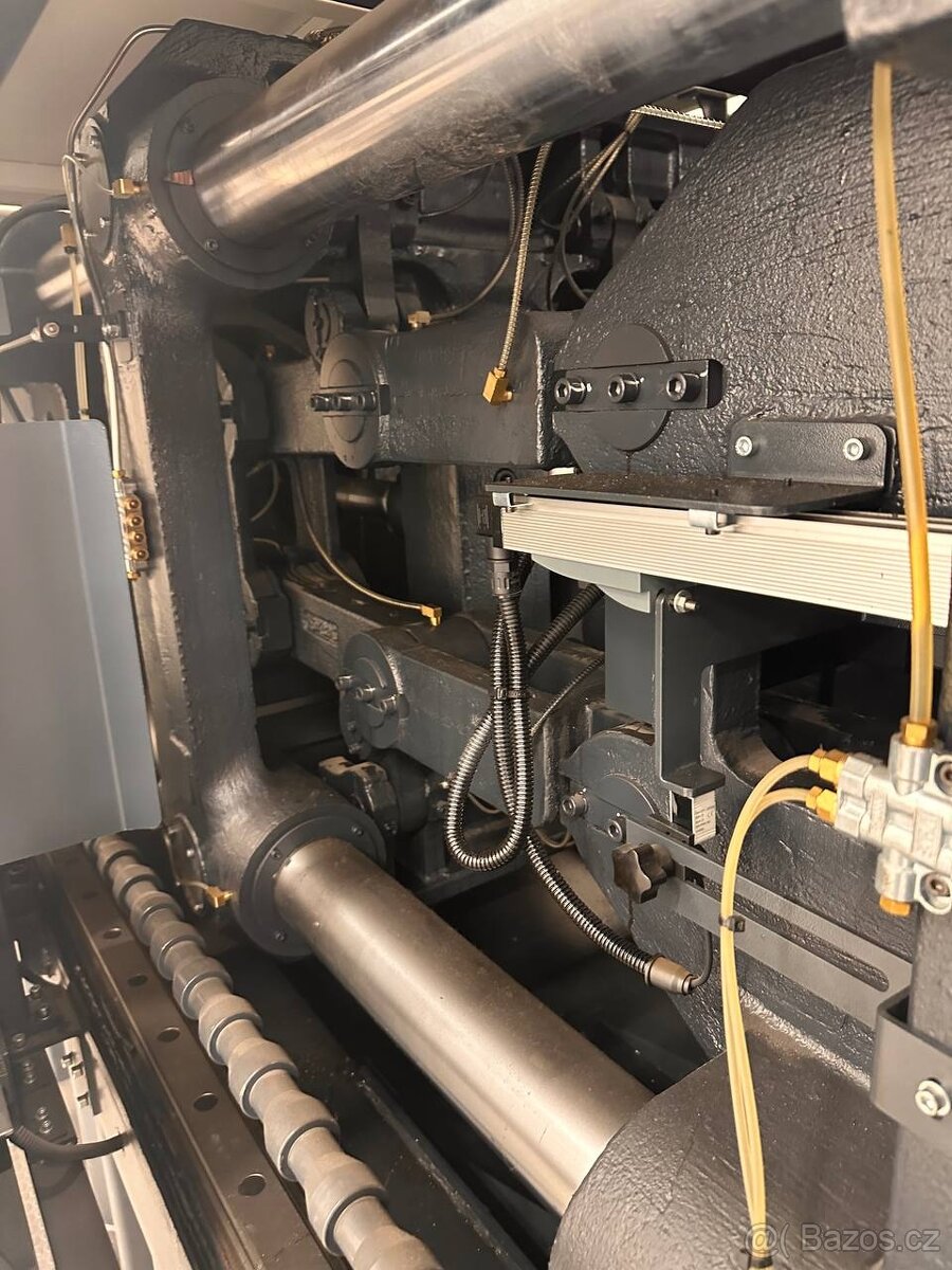 Vstřikovací lis na plasty BOLE IMM BLEKS230/C860 Nový - 8