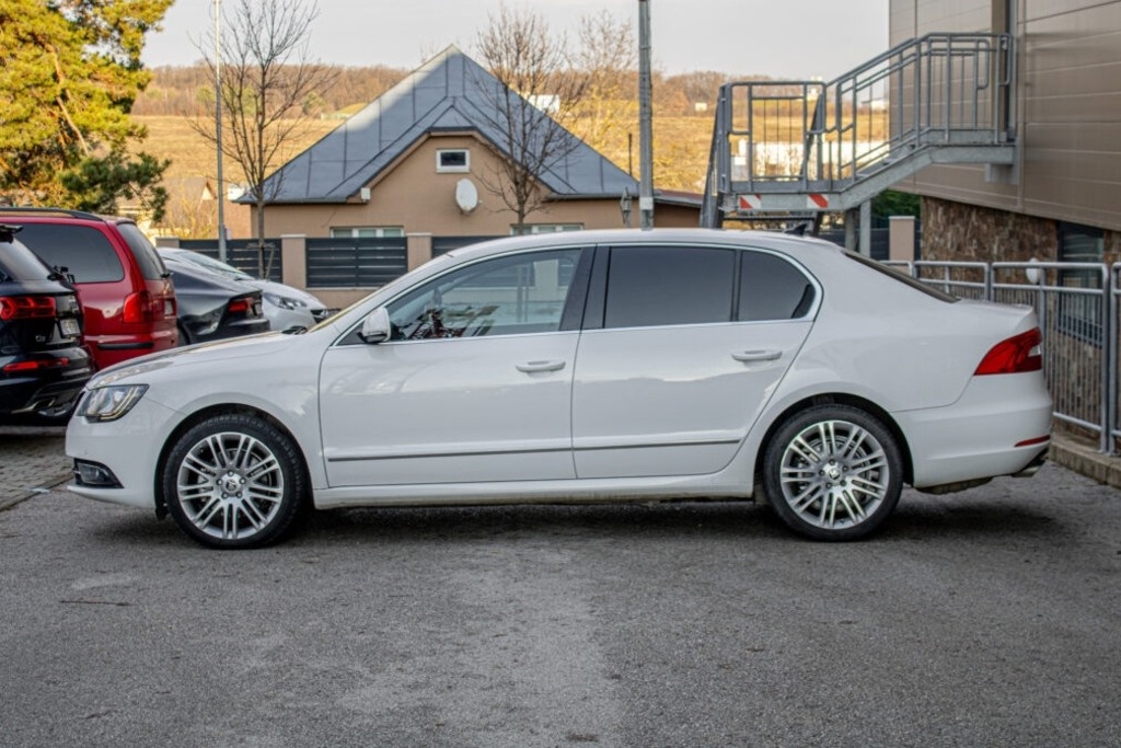 Škoda Superb 2.0 TDI CR 170k Elegance DSG - 8