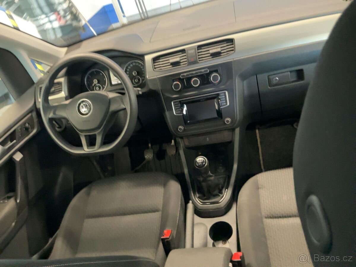 VW Caddy Maxi 2.0TDI 7.míst,tažné,serviska,2015 - 8