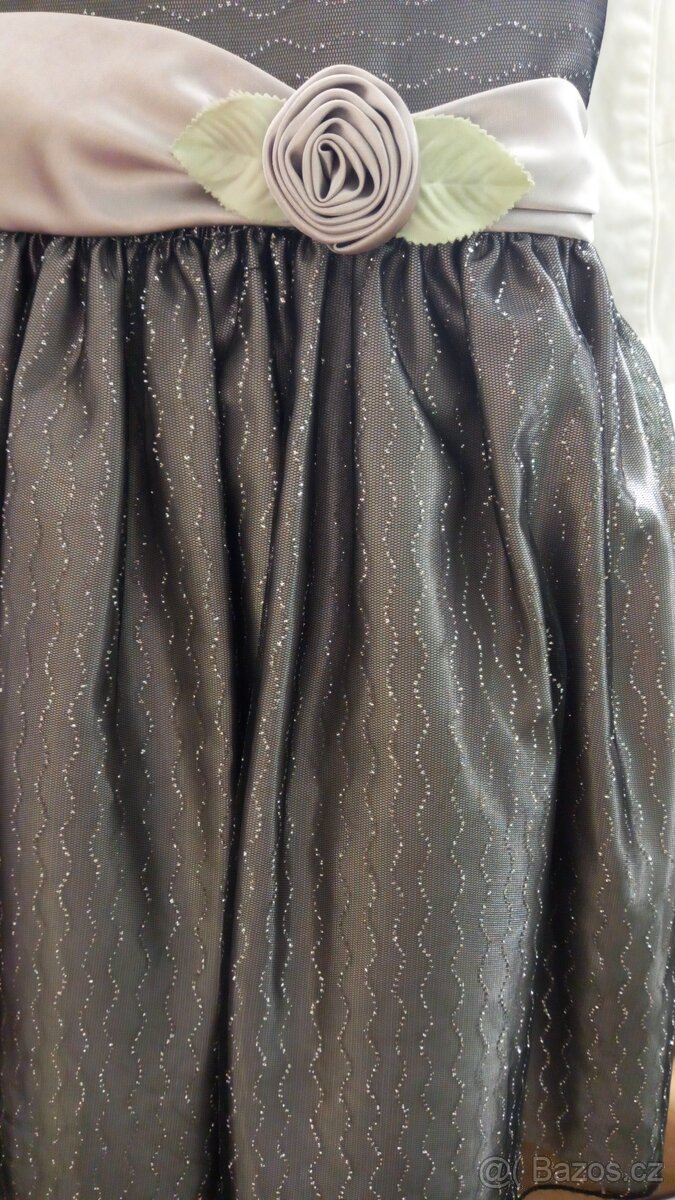 Krásné šedo-stříbrné šatičky 6-let - 8