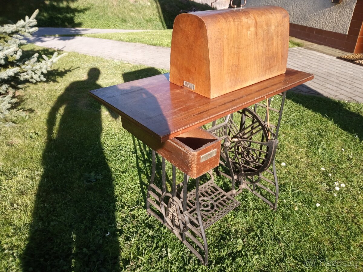 šicí stroj Bobbin - 8