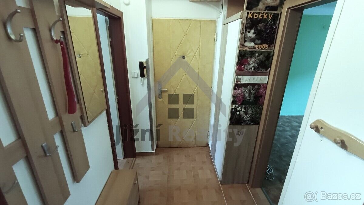 Byt 2+1 s balkónem, 2 patro, 55m2, Nerudova, ČB - 8