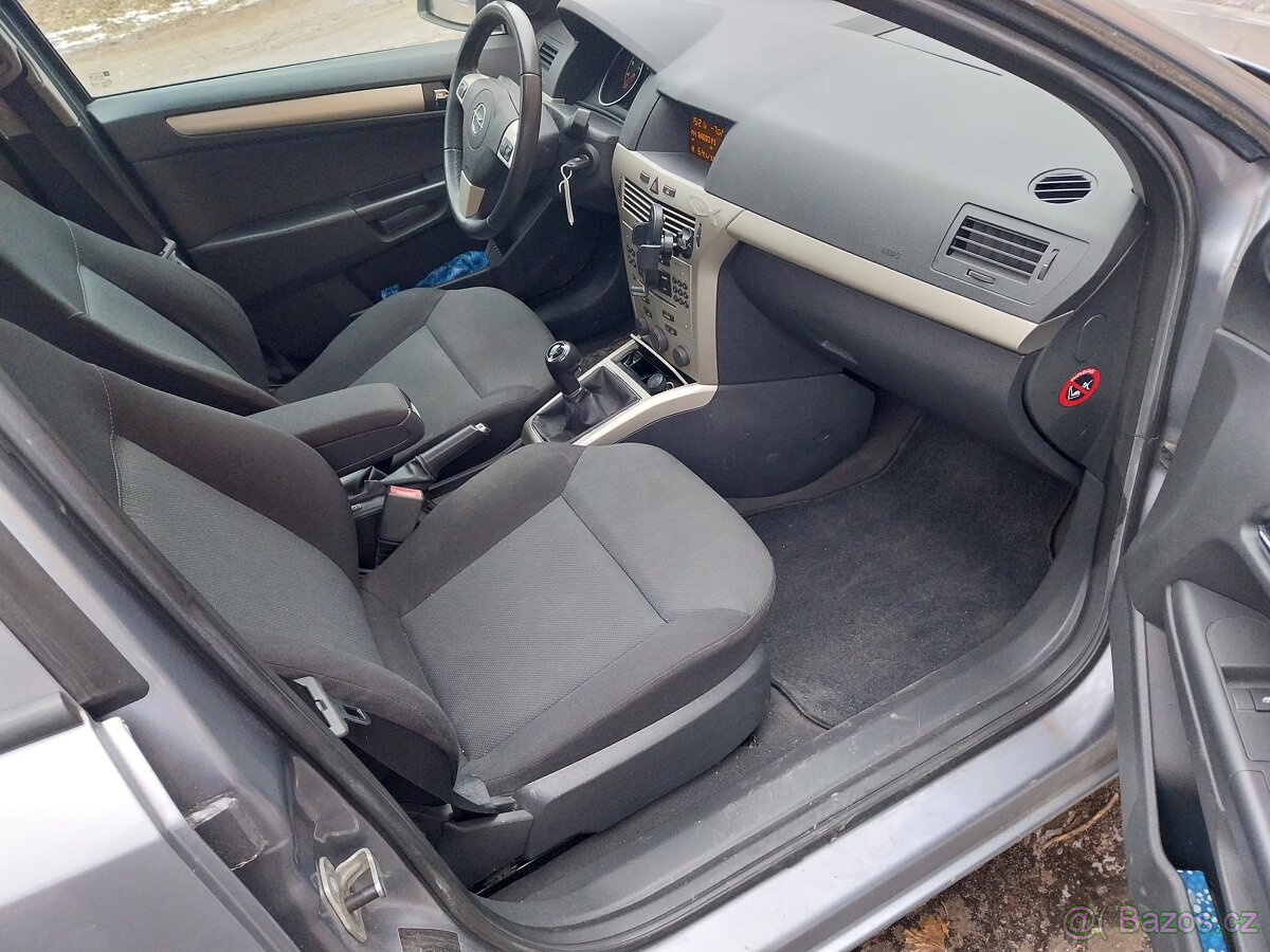 Opel Astra H - 8