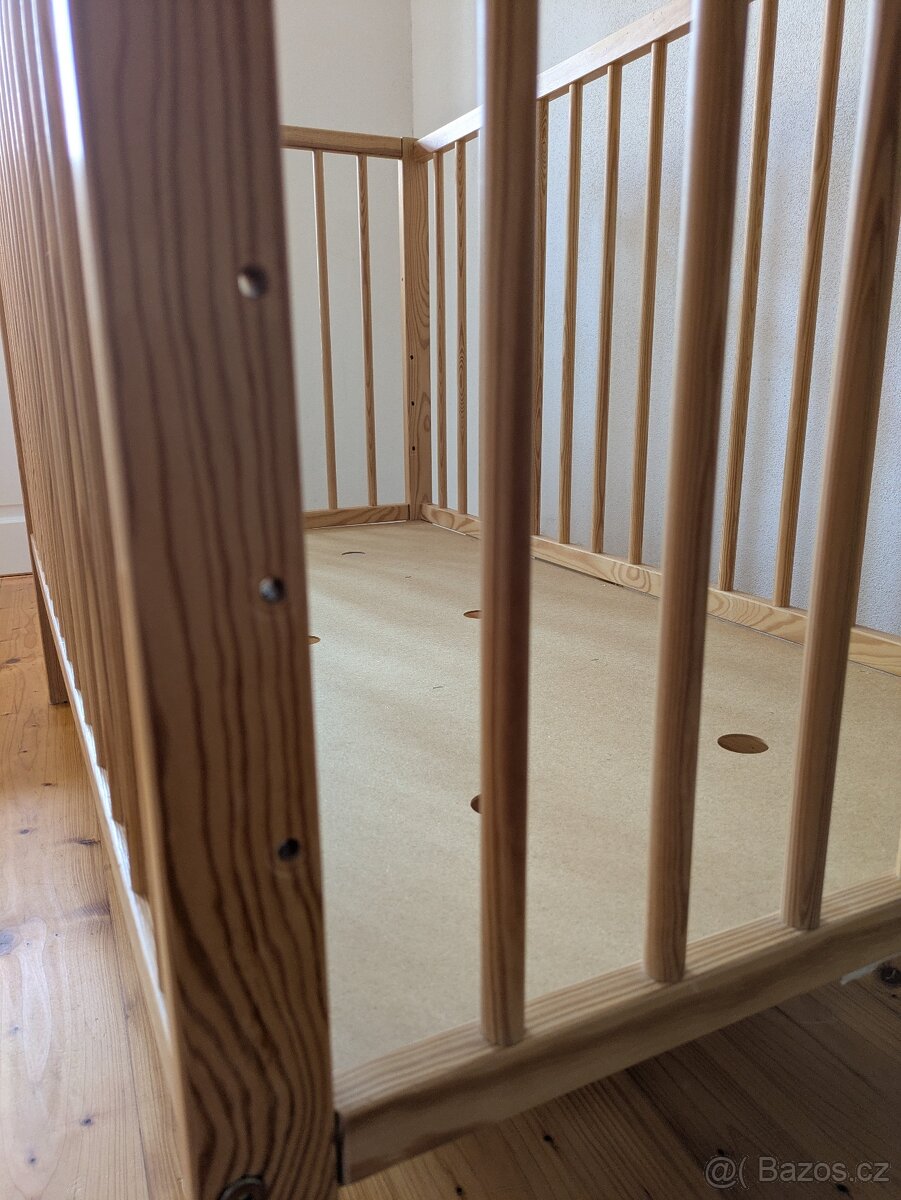 Dětská postýlka s bohatým příslušenstvím - 8