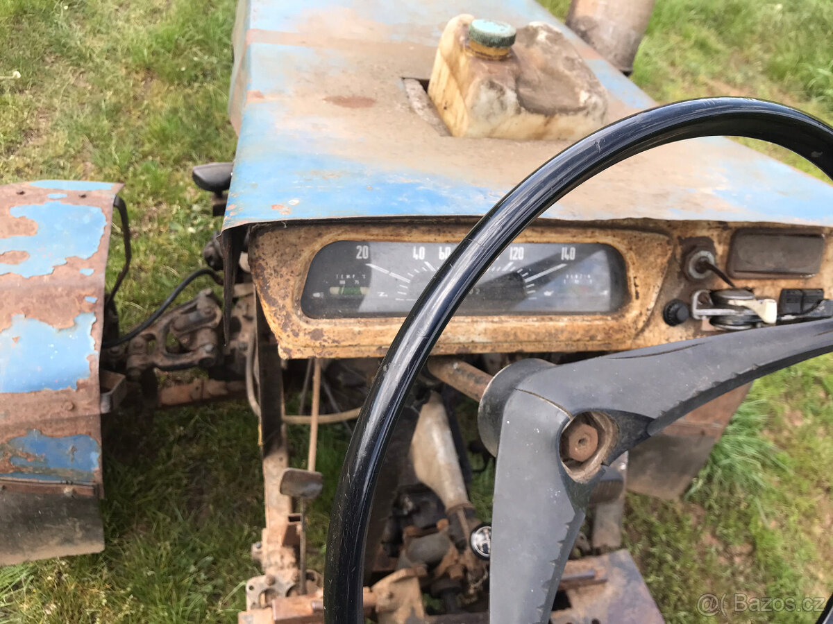 Vesnický traktor - 8