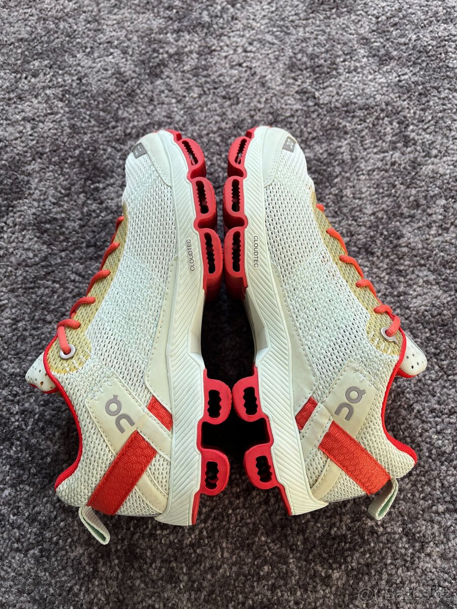 On Running, model Cloudsurfer. Velikost 37,5 - 8