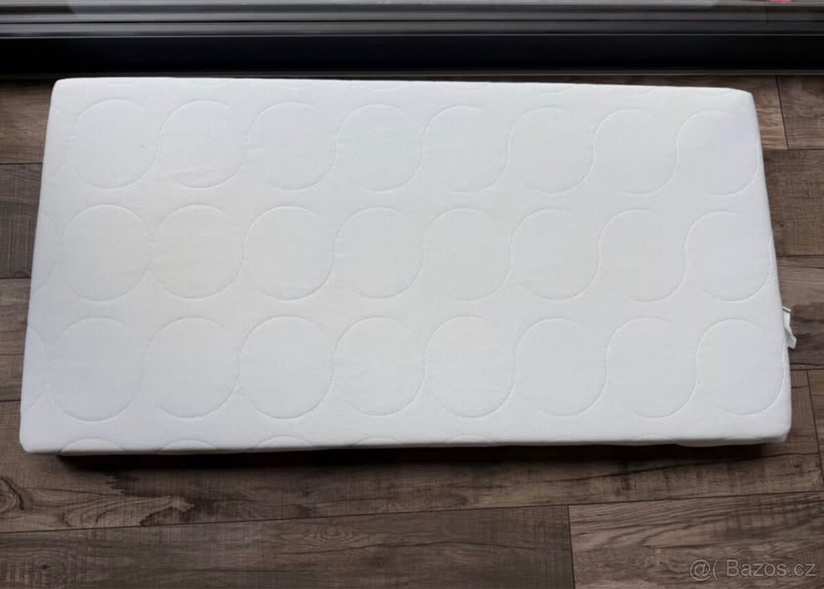 Postýlka IKEA vč. matrace - 8
