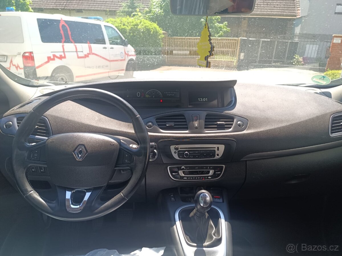 RENAULT GRAND SCENIC - 8