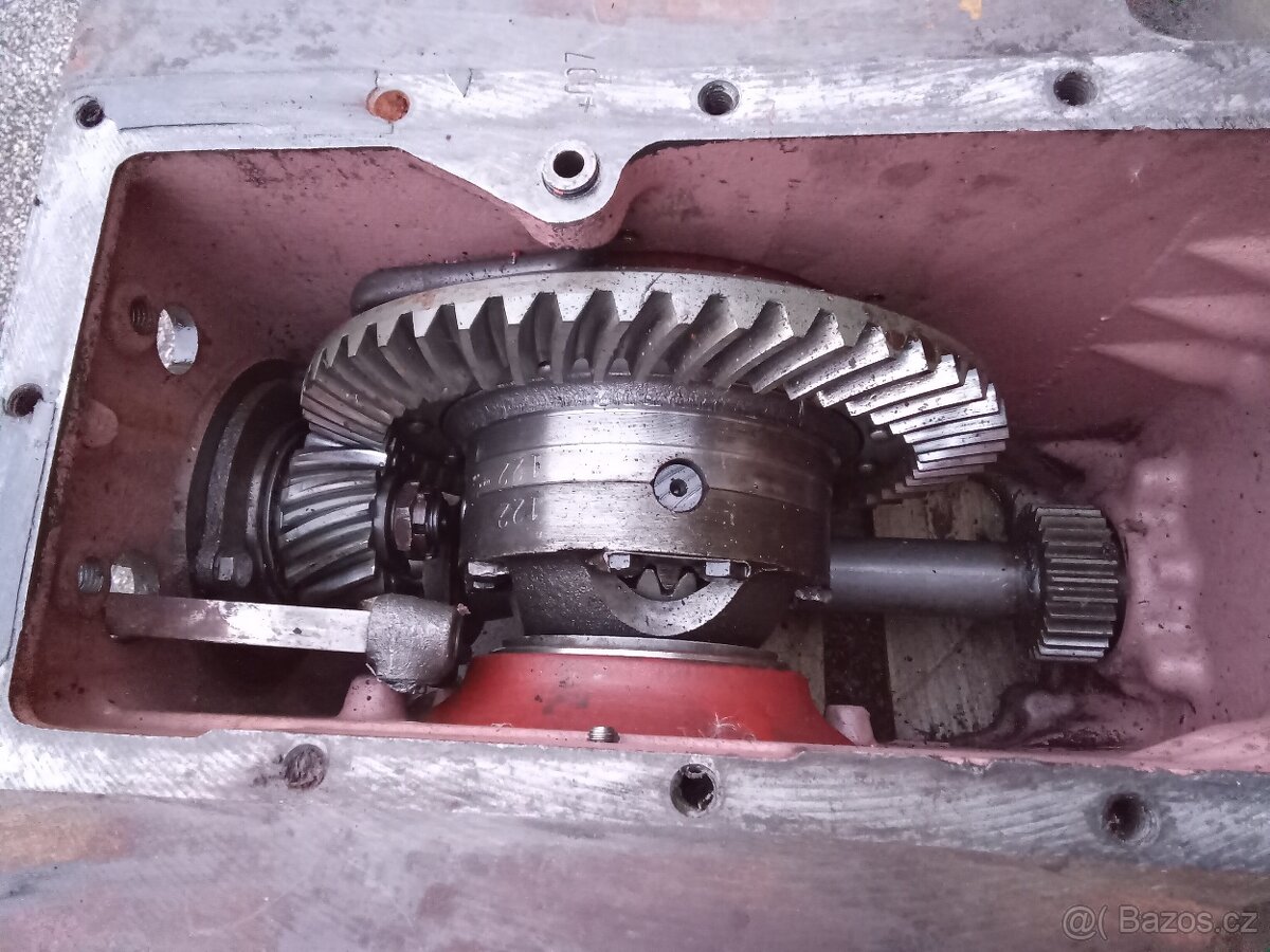 Díly na Zetor - 8