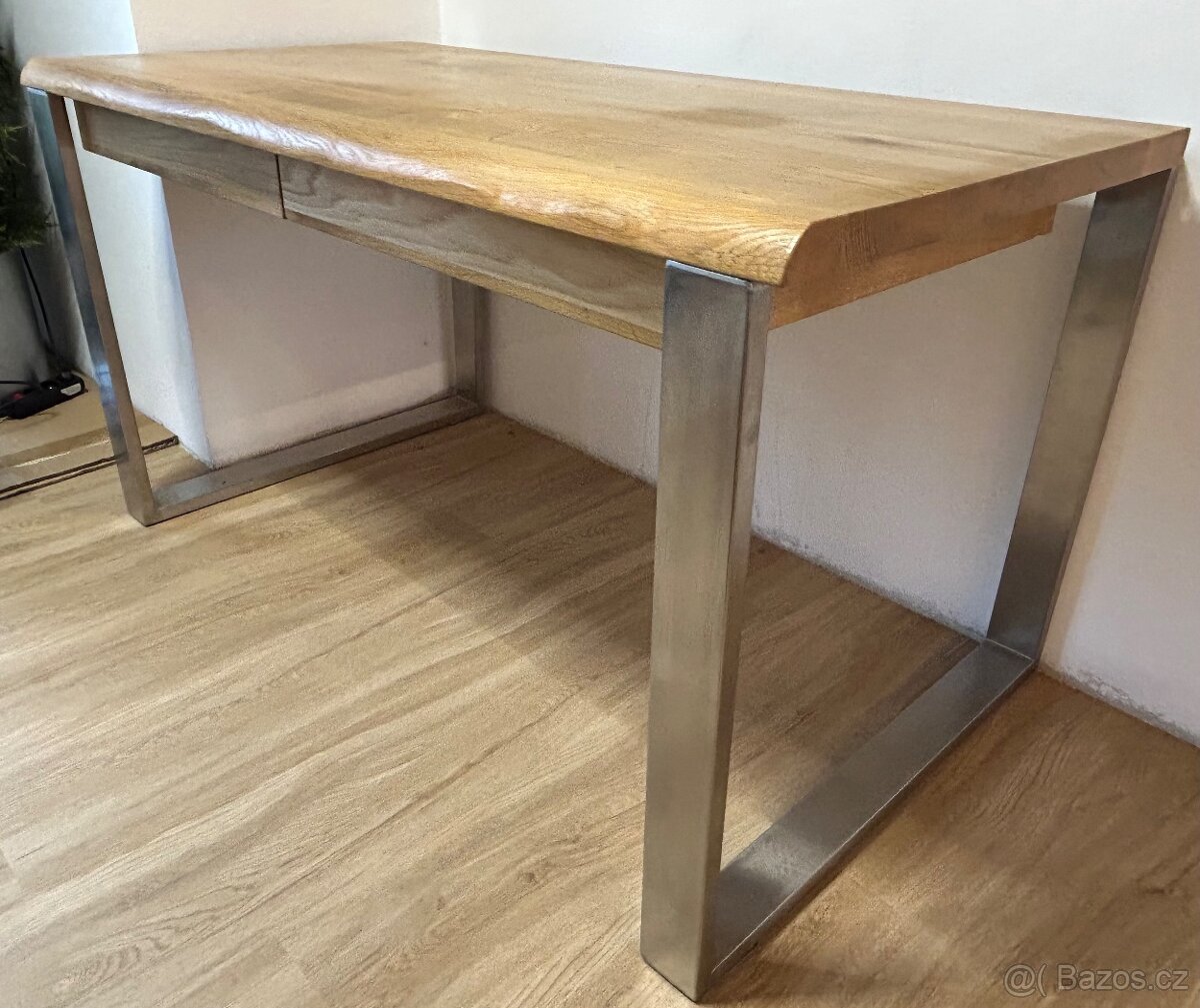 Psací stůl s nerezovou podnoží a masivní dubovou deskou - 8