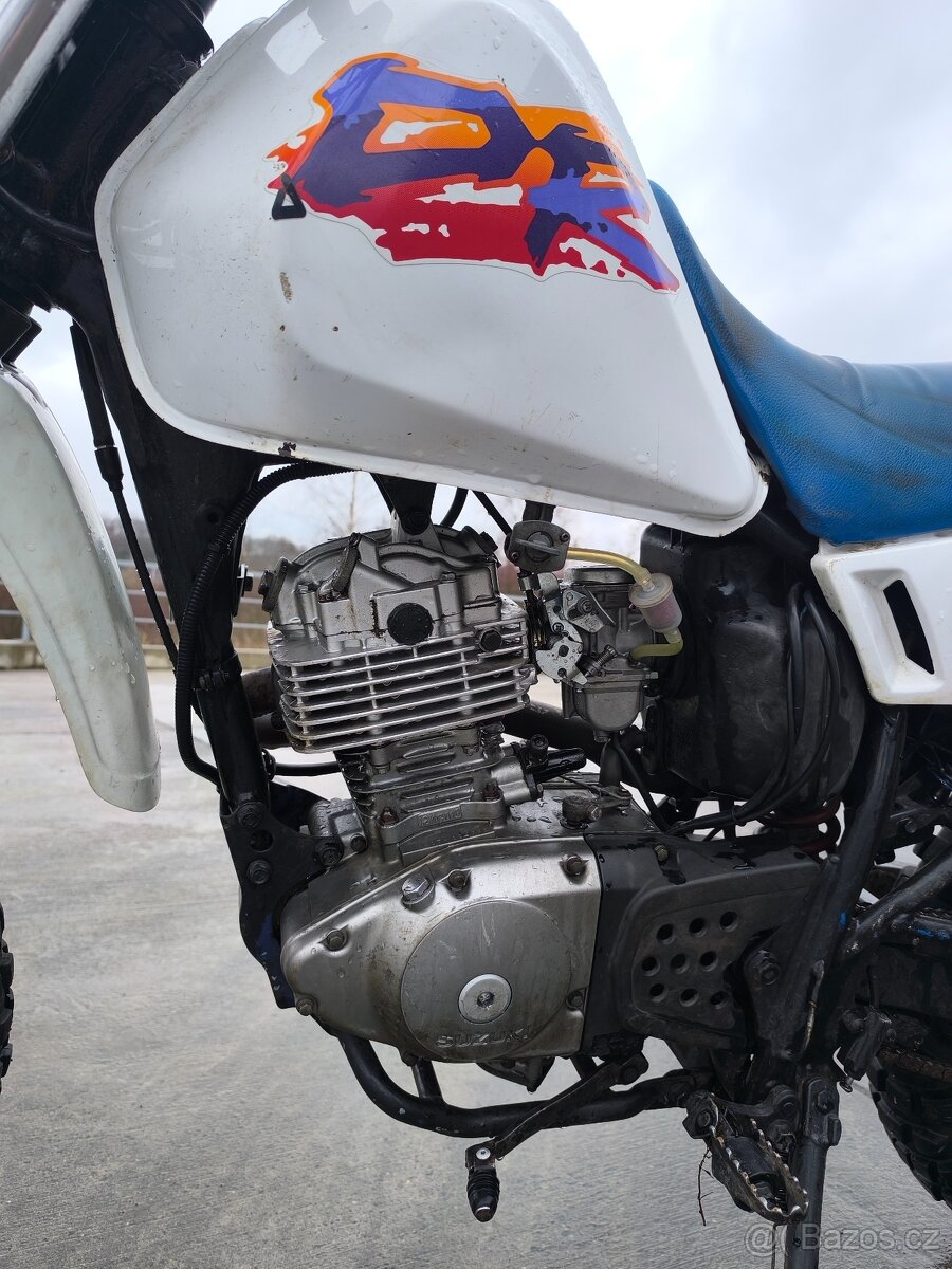 Suzuki DR 125 - 8