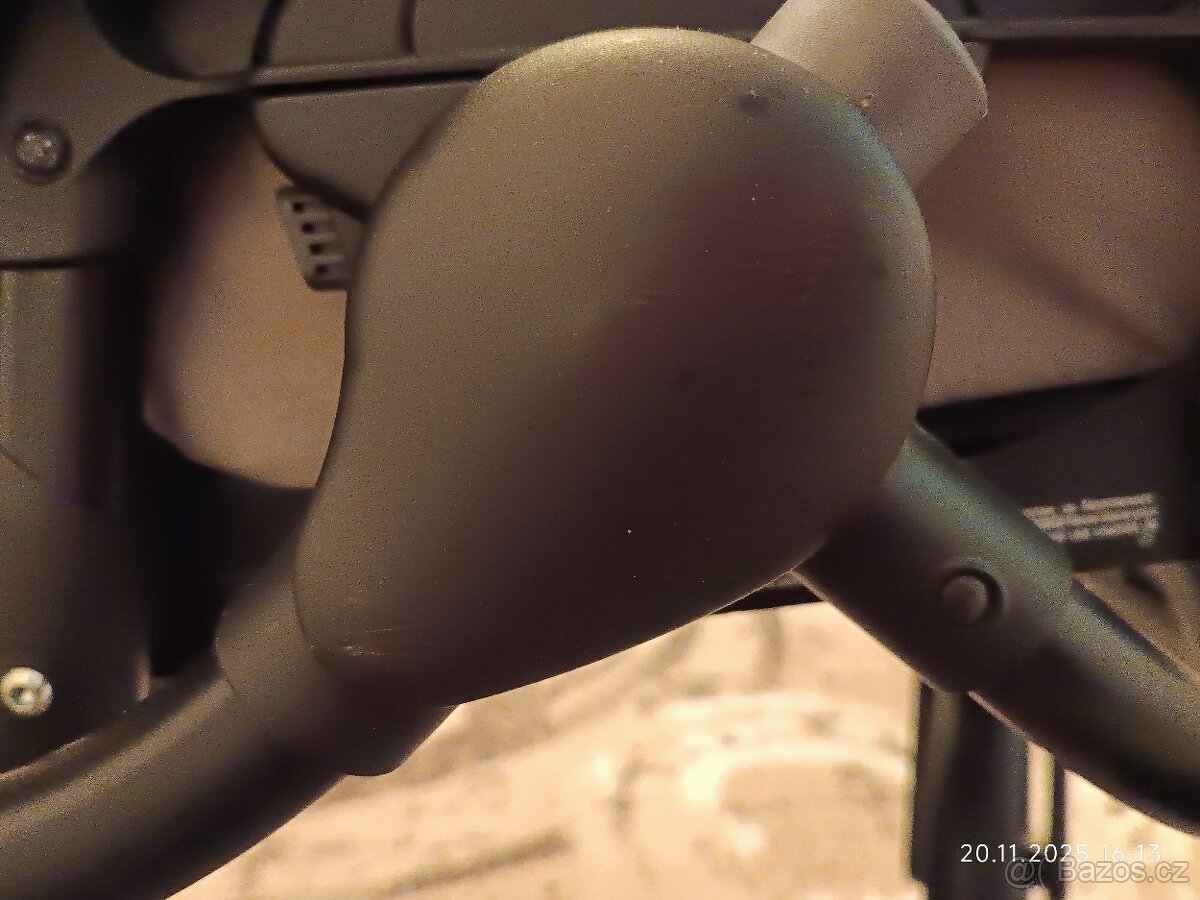 Kočárek pro dvojčata - 8