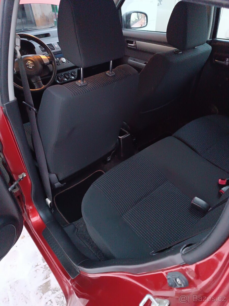 Suzuki Swift 1.3 16V - 8