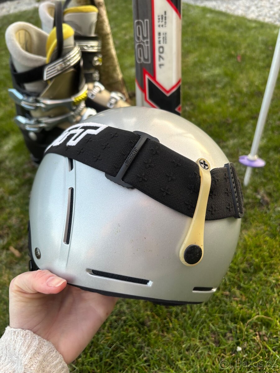 Lyže Fischer, lyžáky Salomon, hůlky, helma a brýle - 8