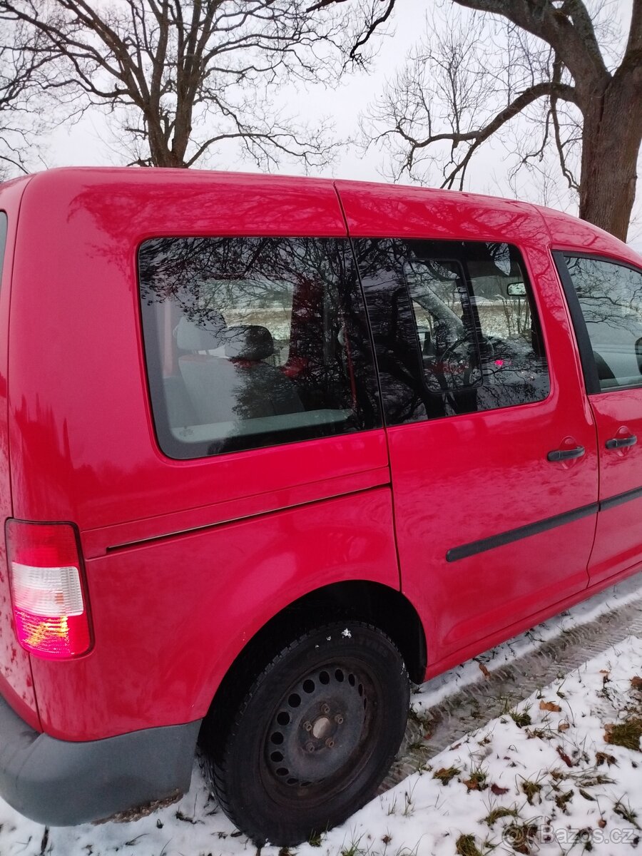 Prodáme Volkswagen Caddy - 8