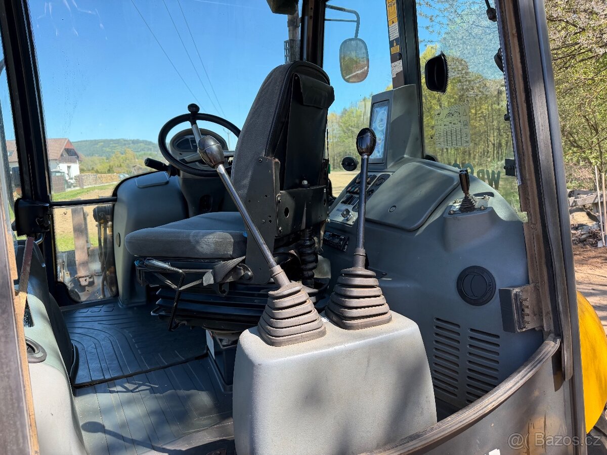 traktorbagr Komatsu WB93R - 8