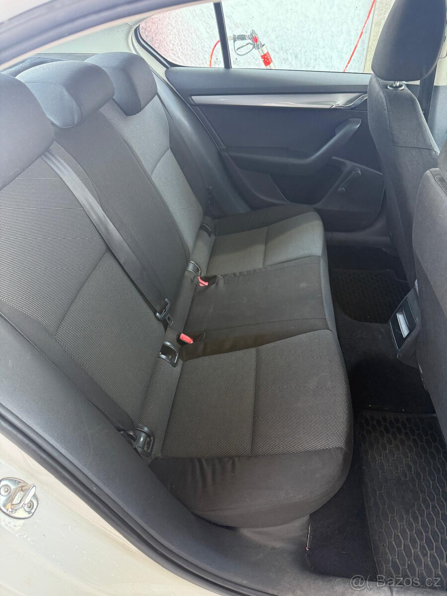 Škoda Octavia 1.6 TDi - 8