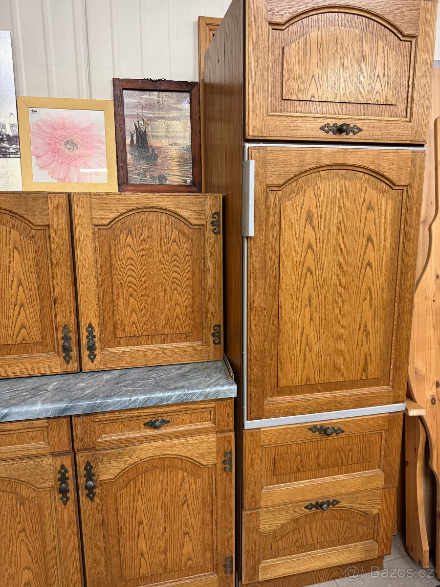 Dubová kuchyňská linka 370cm s lednicí - 8