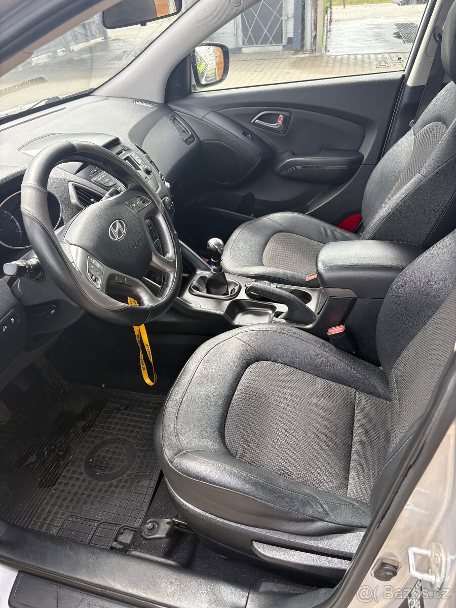 Hyundai ix35,klima,polokůže,1.6 benzin - 8