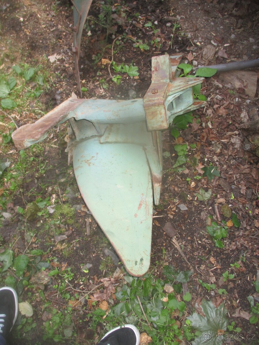 díly na trakturek - 8