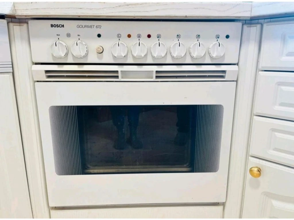 Kuchyňská linka zn. Leicht se spotřebiči,3758 - 8