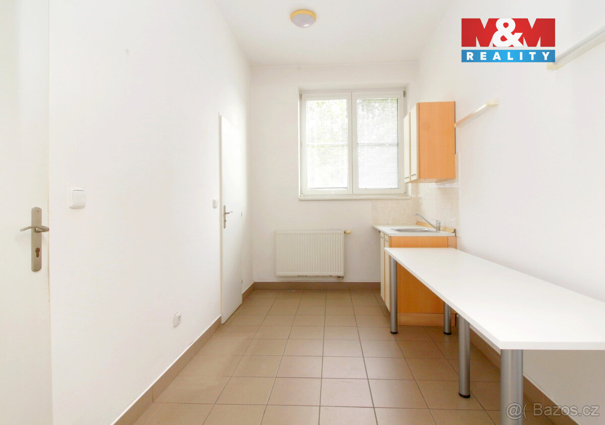 Prodej kancelářského prostoru, Hradec Králové, ul. Vážní - 8