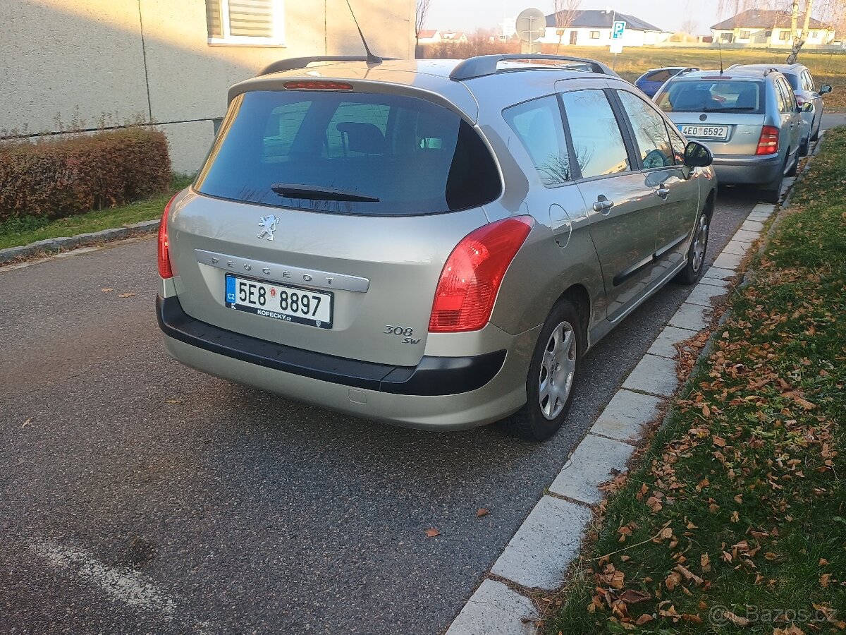 Peugeot 308 sw benzín - 8