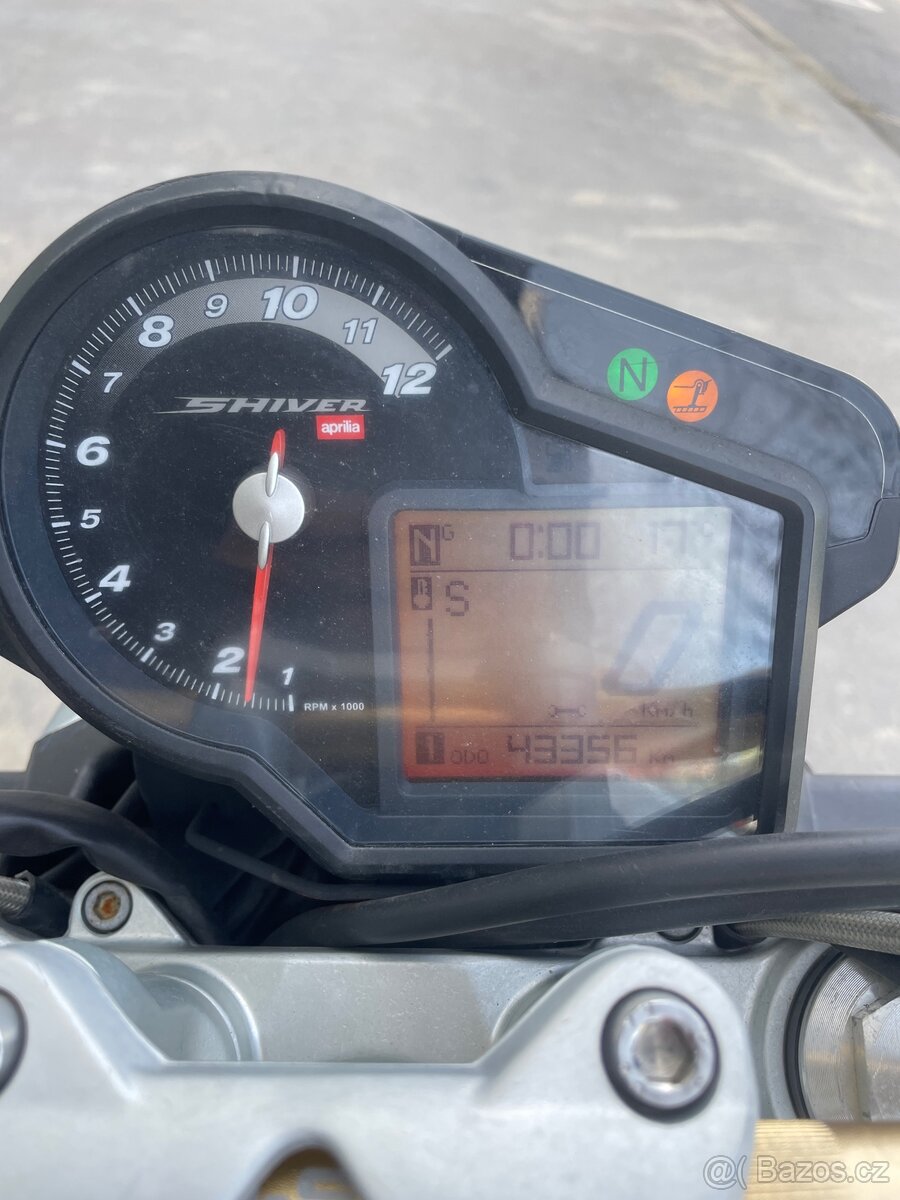 Aprilia Shiver 750 - 8