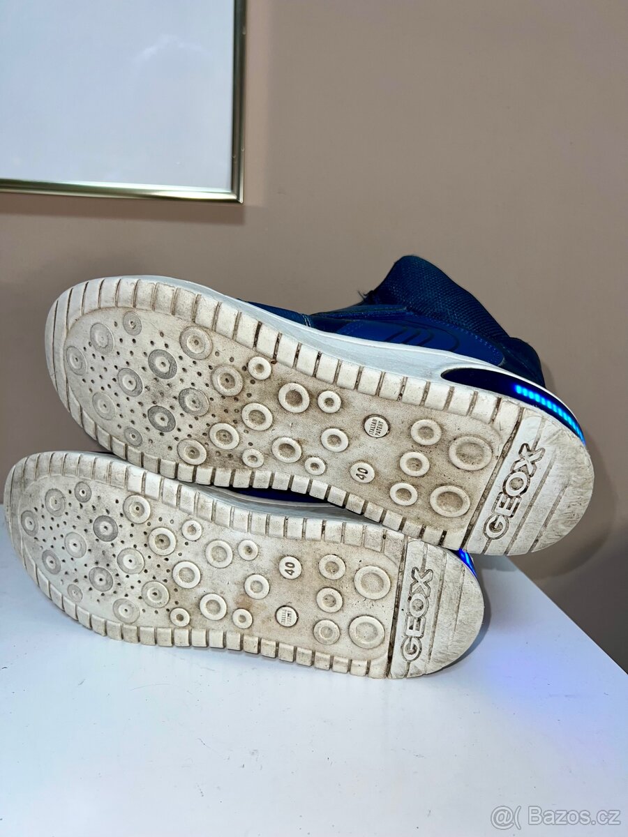 Boty s led osvětlením na aplikaci Geox Respira vel. 40 - 8
