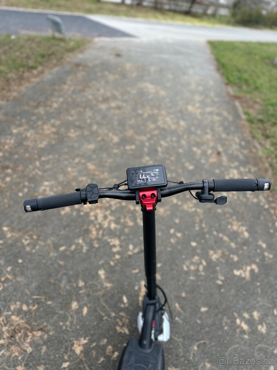 elektrokoloběžka CIRCOOTER - 8