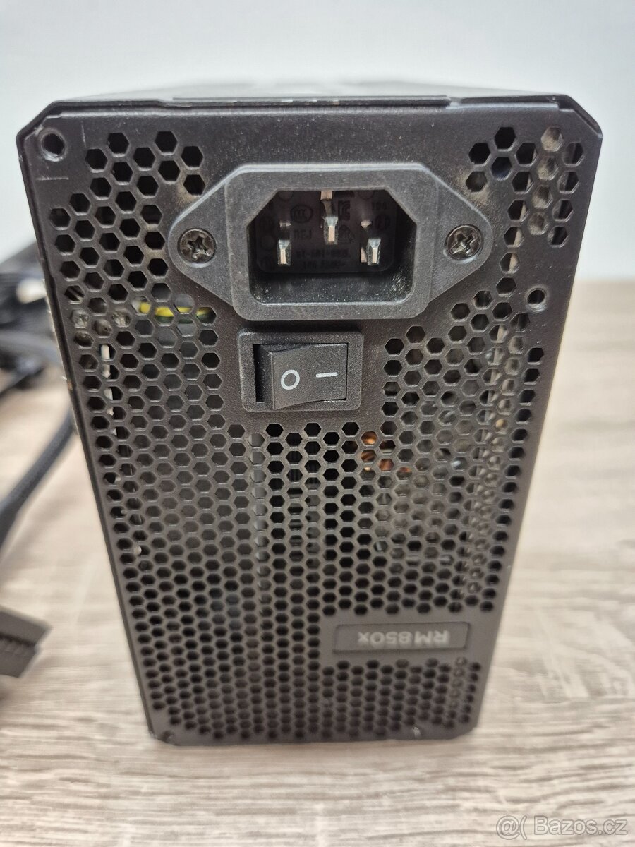 Zdroj Corsair RM850x Black 850 W - 8