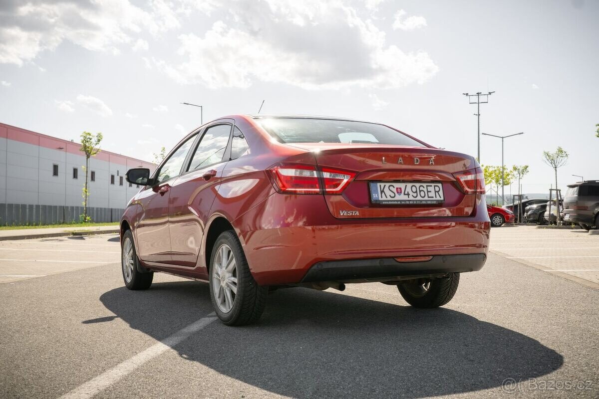 Lada Vesta LUXE Blackline 1.6 - 8