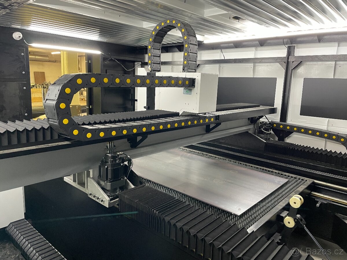 Kombinovaný vláknový laserový pálící stroj TVARcut LF3015GAR - 8