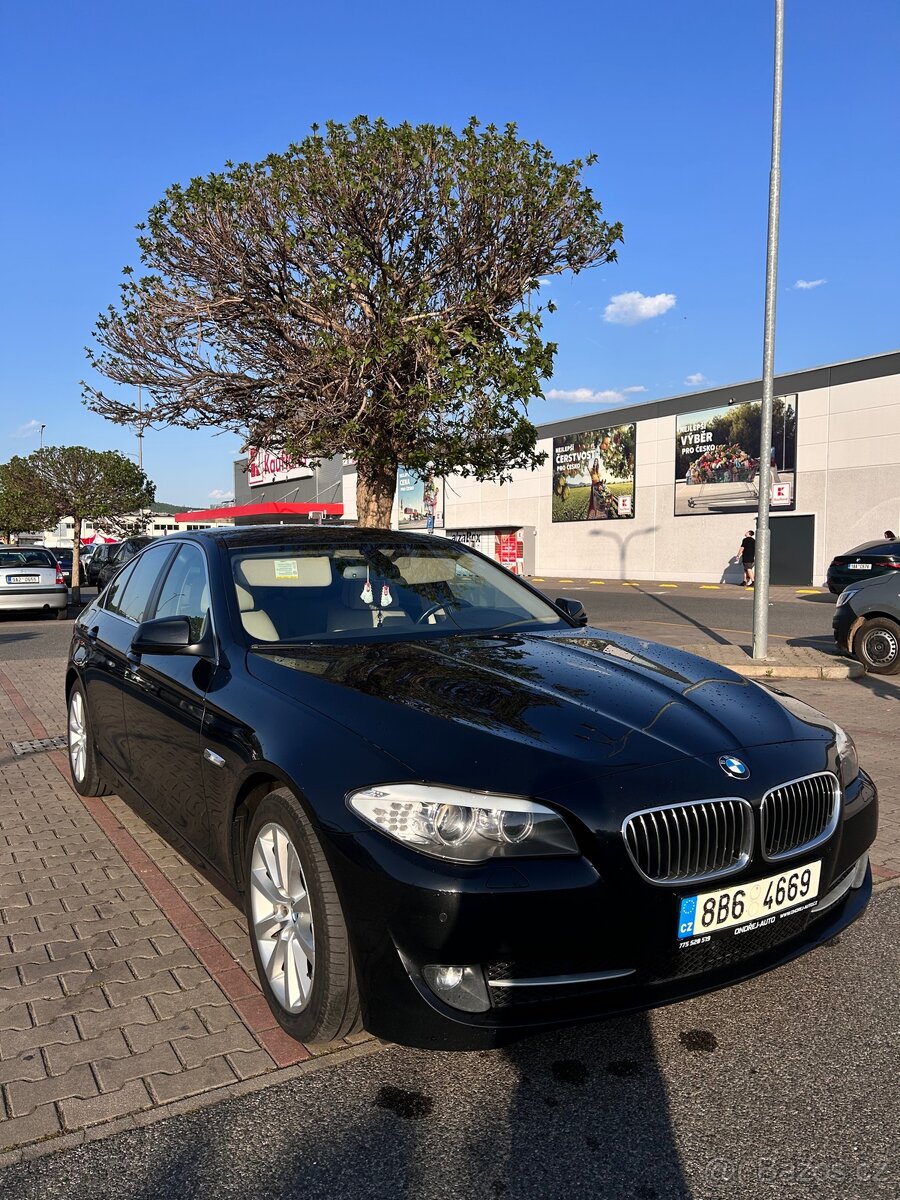 BMW F 10 530D - 8