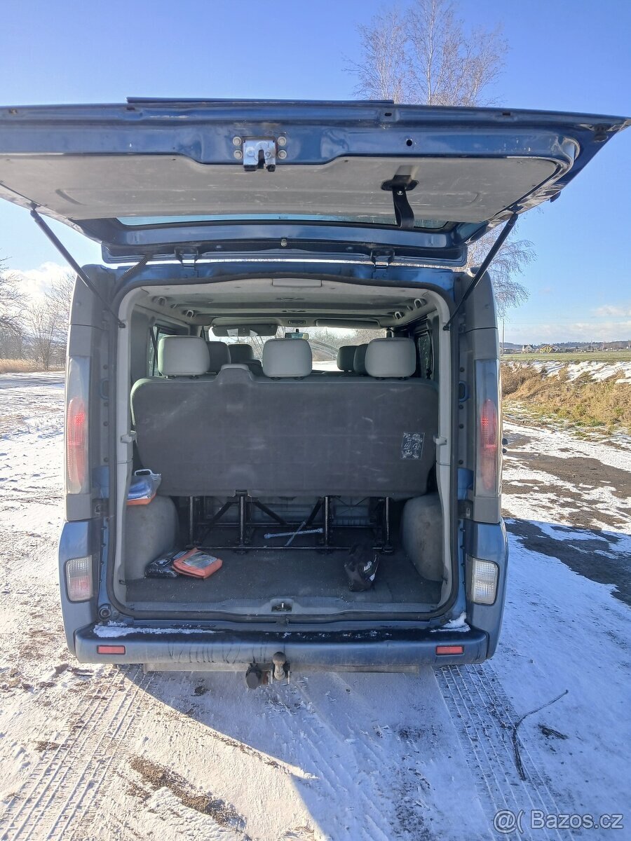 Renault Trafic Passenger 2-8mistne 1.9 Tdci 74kw - 8