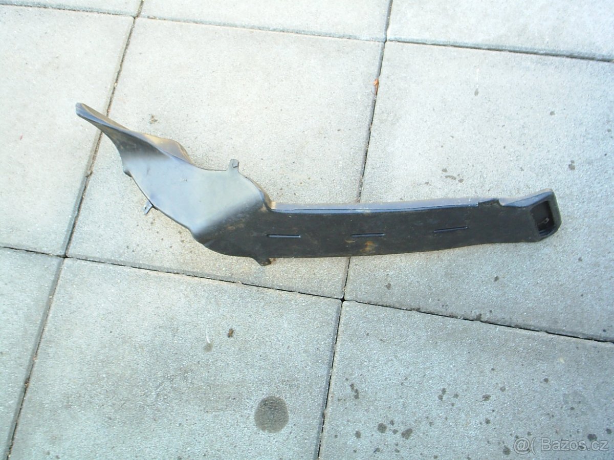 Mercedes W114/115 - topné kanály - 8